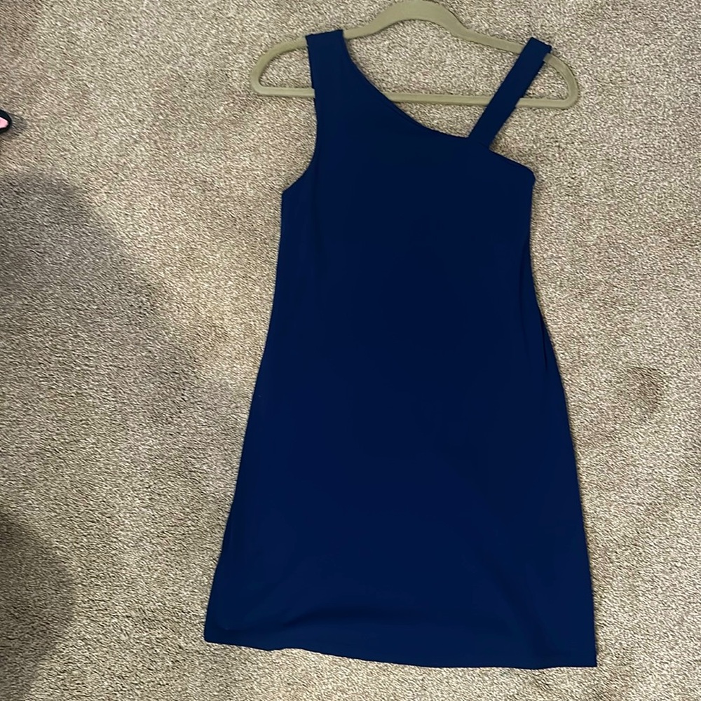 Like new! Navy Susana Monaco dress.